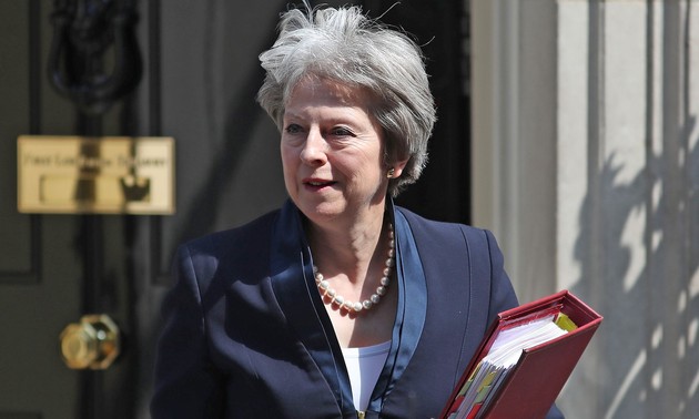 British PM pushes forward Brexit plan