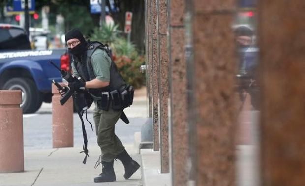 Gunman killed in shootout after opening fire on Dallas Federal Courthouse