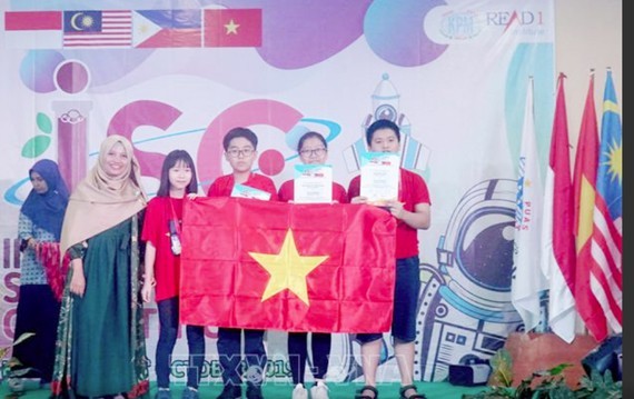 Vietnamese students win 4 gold medals at 2019 International Science Competition