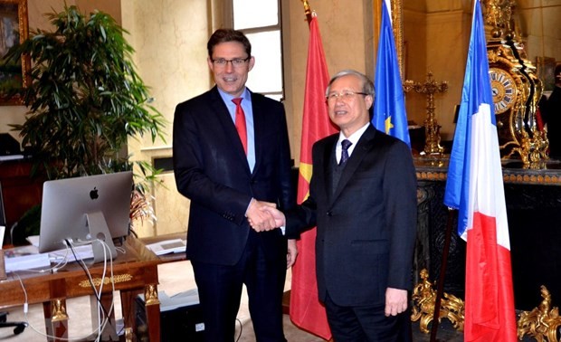 Party official: Vietnam values relations with France