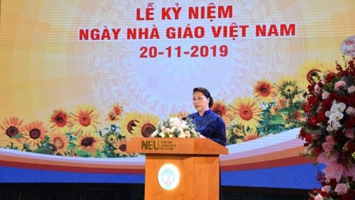 Universities praised as Vietnam celebrates Teachers’ Day