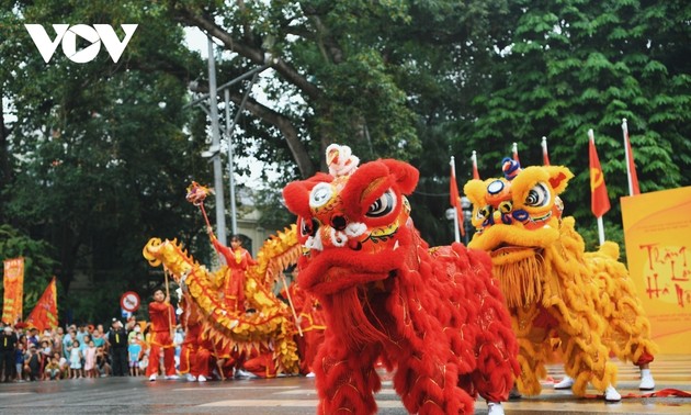 Dragon Dance Festival 2020 excites crowds in Hanoi