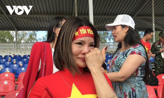 Nữ khán giả bật khóc cổ vũ đội xe tăng Việt Nam thi đấu tại Army Games-2021