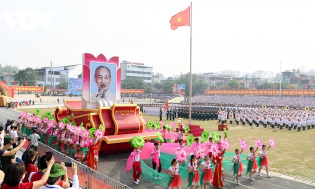 Trực tiếp -Lễ diễu binh, diễu hành kỷ niệm 70 năm Chiến thắng Điện Biên Phủ 