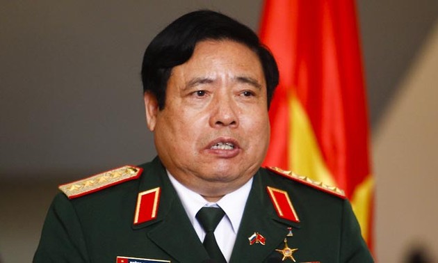 Defense Minister meets Chinese wartime supporters
