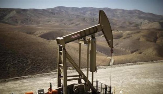 Oil prices surge nearly 4 USD a barrel