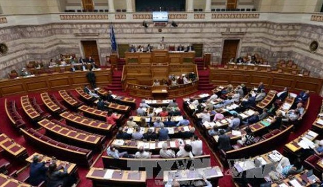 Greece parliament approves 85-billion euro bailout deal