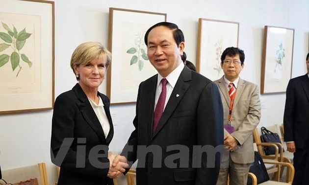 Public security minister holds talks in Australia