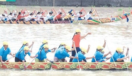 2nd Ngo boat race festival opens in Soc Trang province