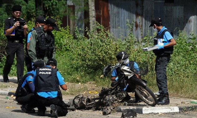Muslim rebels attack government office and police in Southern Thailand