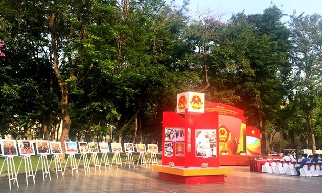 Photo exhibit marks general election in Hanoi