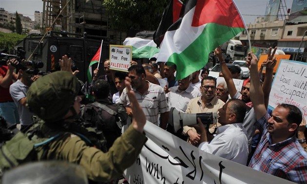 Palestinians mark 49th anniversary of Israeli occupation