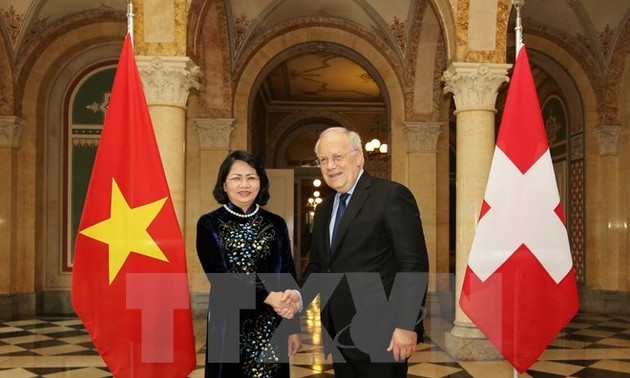 Vietnam, Switzerland seek stronger economic ties
