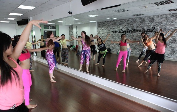 Belly dance movement in Hanoi