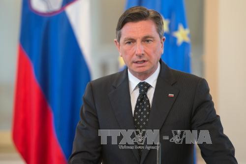 Slovenia urges EU enlargement to Balkans