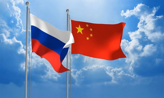 Chinese, Russian officials laud bilateral military ties