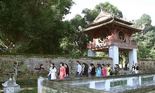 Temple of Literature launches audio guide service for tourists