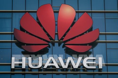Top US tech companies cut off vital Huawei supplies 