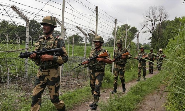 Cross-border fire kills 3 Pakistani, 5 Indian soldiers in Kashmir