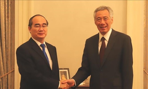Singaporean PM hopes to boost cooperation with HCM City