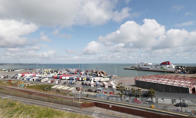 16 people found in container on ferry bound for Ireland