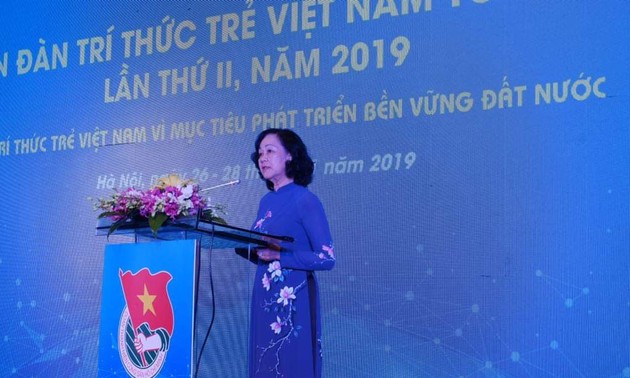 Vietnamese young intellectuals work toward national sustainable development 