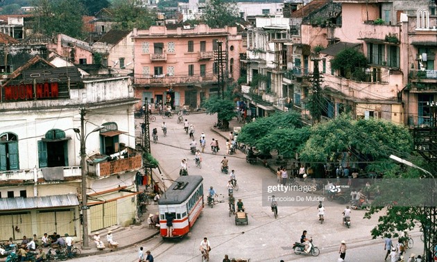 Hanoi in 1989 as seen through the lens of French journalist