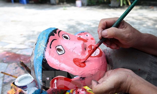 Traditional toy making village bustling as Mid-Autumn Festival nears