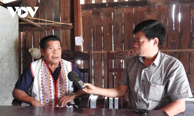 Village patriarch works to help improve people’s lives in Kon Tum province  