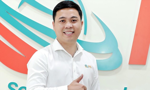 Young entrepreneur with passion to develop Vietnamese brand IT products