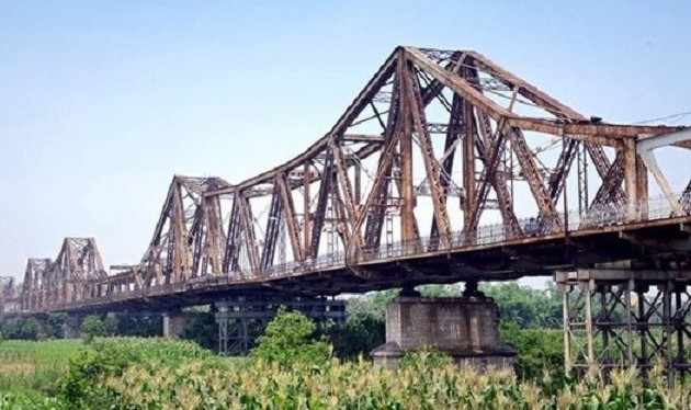 France funds 700,000 EUR for renovating Long Bien Bridge