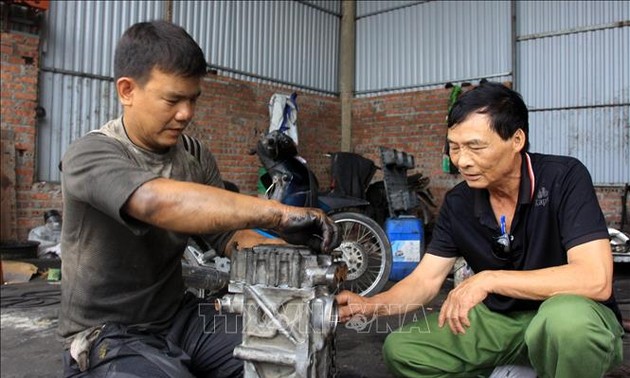 Thai Binh war veteran active in production and social work