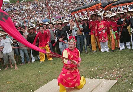 Tưng bừng hội trận truyền thống tại lễ hội Gióng 