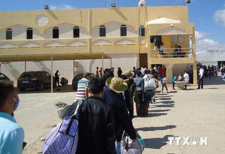 Thêm 33 lao động Việt Nam sơ tán an toàn khỏi Libya qua Ai Cập bằng đường bộ 