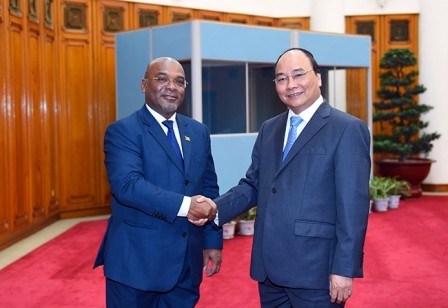 Thủ tướng tiếp Bộ trưởng Giao thông vận tải và Truyền thông Mozambique Carlos Mesquita
