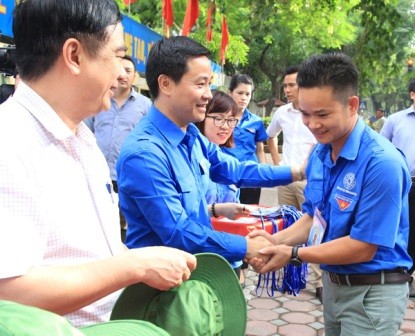 Tuổi trẻ Thủ đô hoạt động tình nguyện tại Vientiane, Lào 
