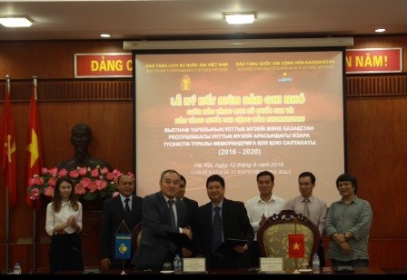 Bảo tàng Lịch sử quốc gia Việt Nam ký kết hợp tác với Bảo tàng quốc gia Kazakhstan 