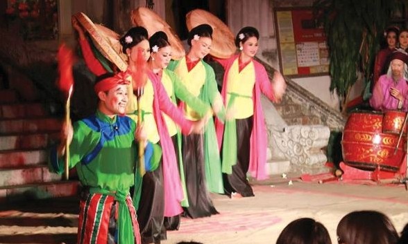 Thông tin bạn nghe đài về phong tục văn hóa của người Việt; nghệ thuật dân gian truyền thống