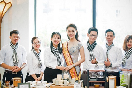 Phùng Bảo Ngọc Vân làm đại sứ Lễ hội cà phê Buôn Ma Thuột