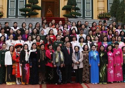 Presidente de Vietnam elogia progresos de la Unión de Mujeres 