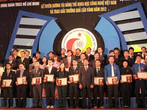 Vietnam honra a jóvenes talentos en ciencia y tecnología