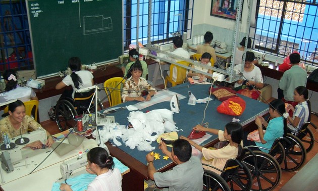 Vietnam favorece la inserción social de los discapacitados