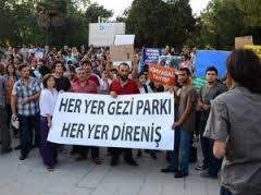 Primer ministro turco promete respetar opiniones del pueblo para evitar manifestaciones