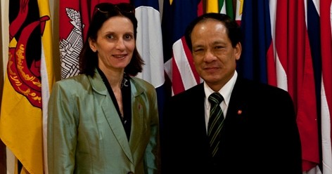 Francia aboga por fortalecer relaciones amistosas y cooperativas con ASEAN
