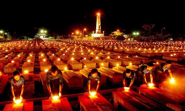 Ciudad Ho Chi Minh rinde tribute a caídos por la Patria