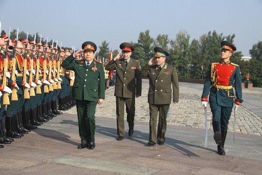 Visita a Rusia de ministro vietnamita reforzará cooperación bilateral