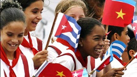 Jóvenes comunistas de Vietnam y Cuba estrechan colaboración