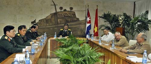 Vietnam y Cuba estrechan nexos cooperativos de defensa