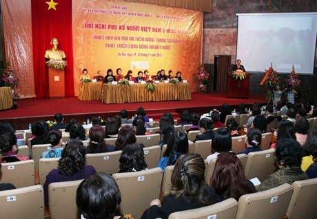 Estimulan aportes de mujeres en ultramar a promoción de cultura vietnamita