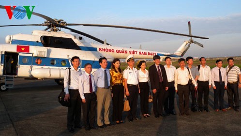 Vicedirector general de la Voz de Vietnam visita distrito insular de Truong Sa